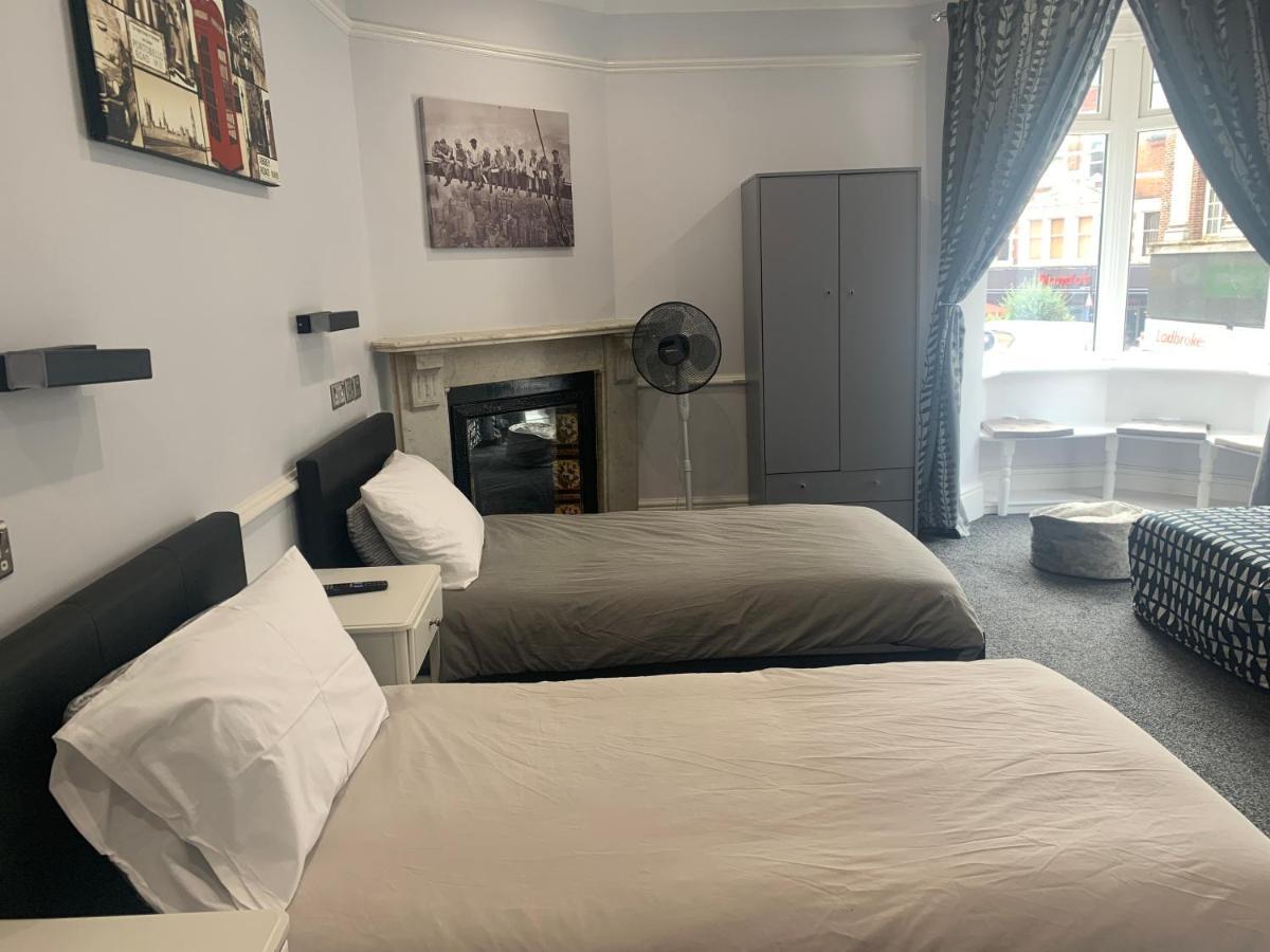 Addison House Hotel Woking Kültér fotó