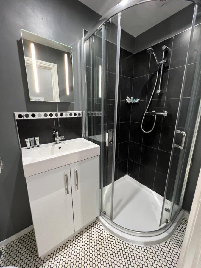 Addison House Hotel Woking Kültér fotó