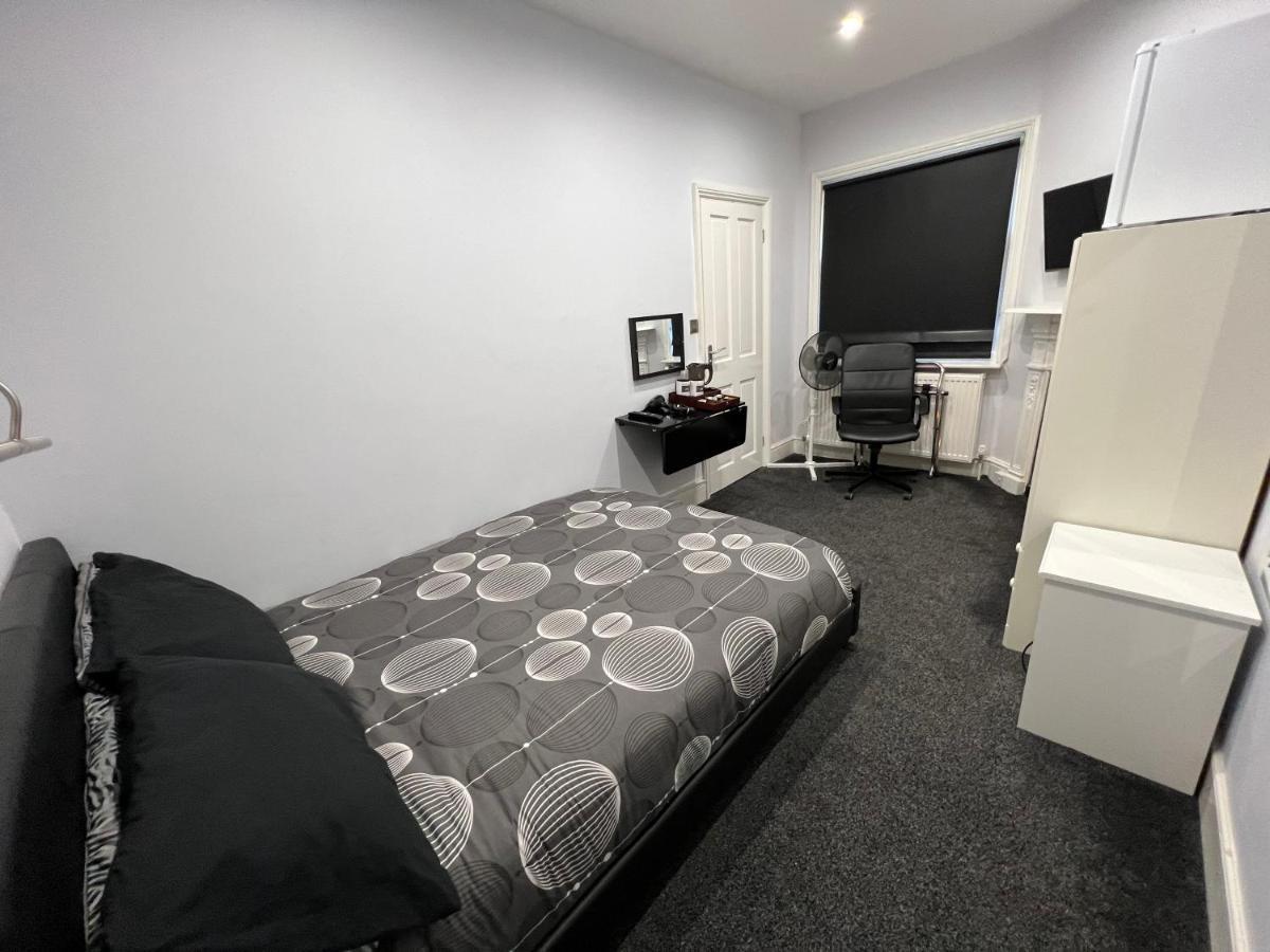 Addison House Hotel Woking Kültér fotó