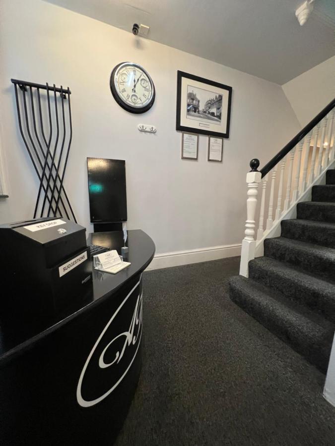 Addison House Hotel Woking Kültér fotó
